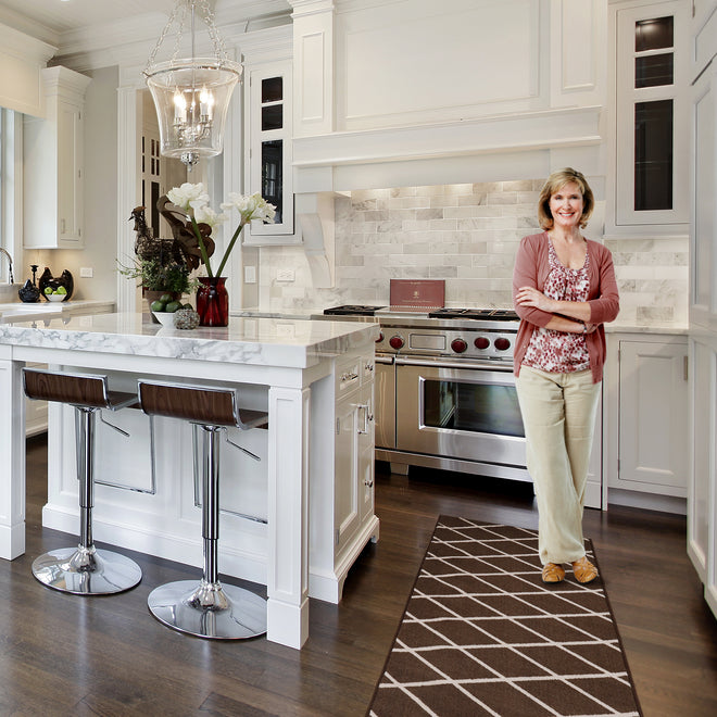 Skid-Resistant Carpet Runner Diamond Trellis Lattice – Coffee Brown & Vanilla Cream