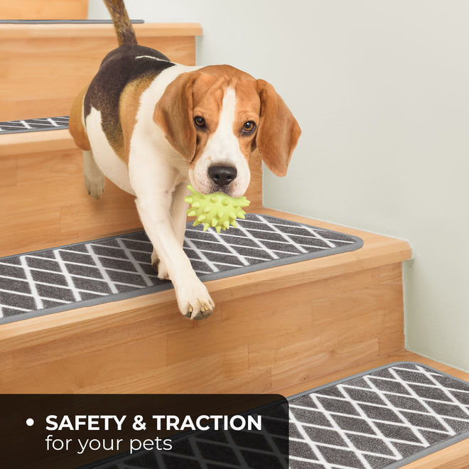 Set of 15 Skid-Resistant Carpet Stair Treads – Diamond Trellis Lattice – Misty Gray & Linen White